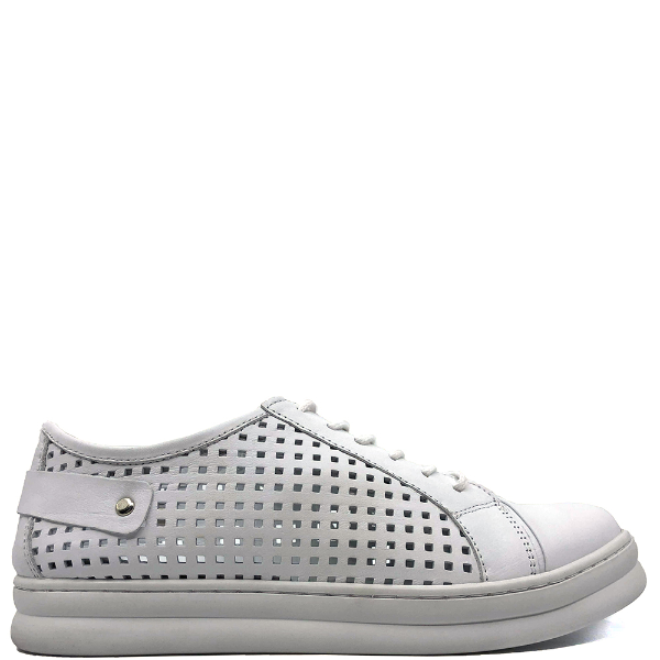 Perforated low top sneakers